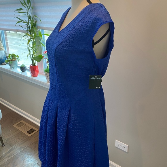 ✨Gabby Skye (NWT) Cap-Sleeve Fit and Flare Dress✨ - Picture 3 of 6